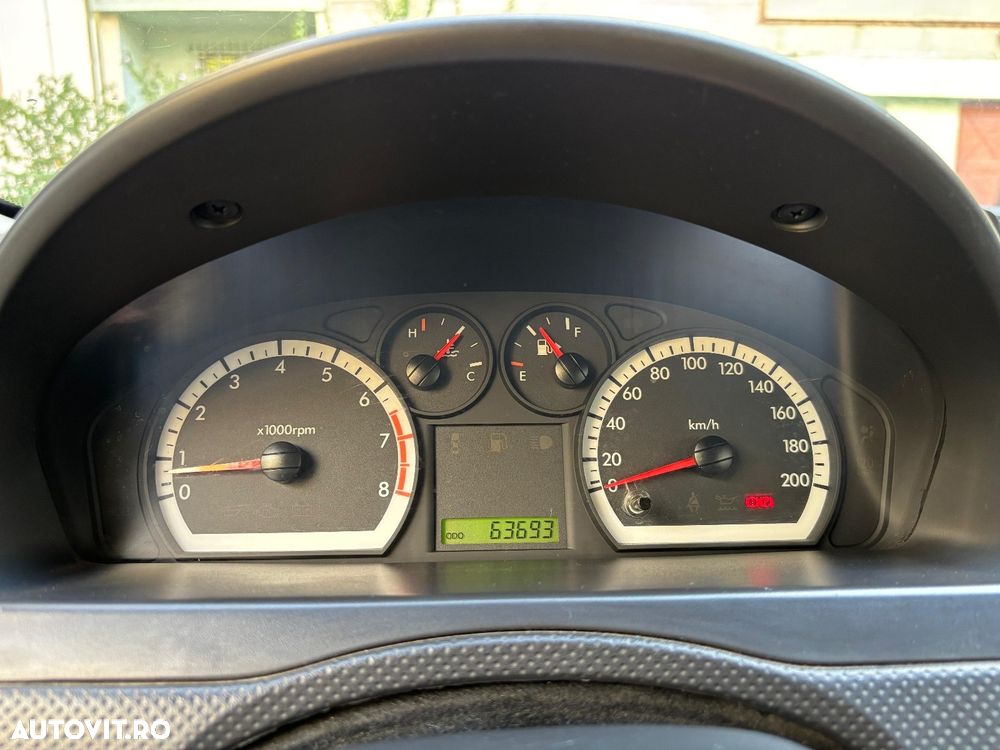 Chevrolet Aveo - 4