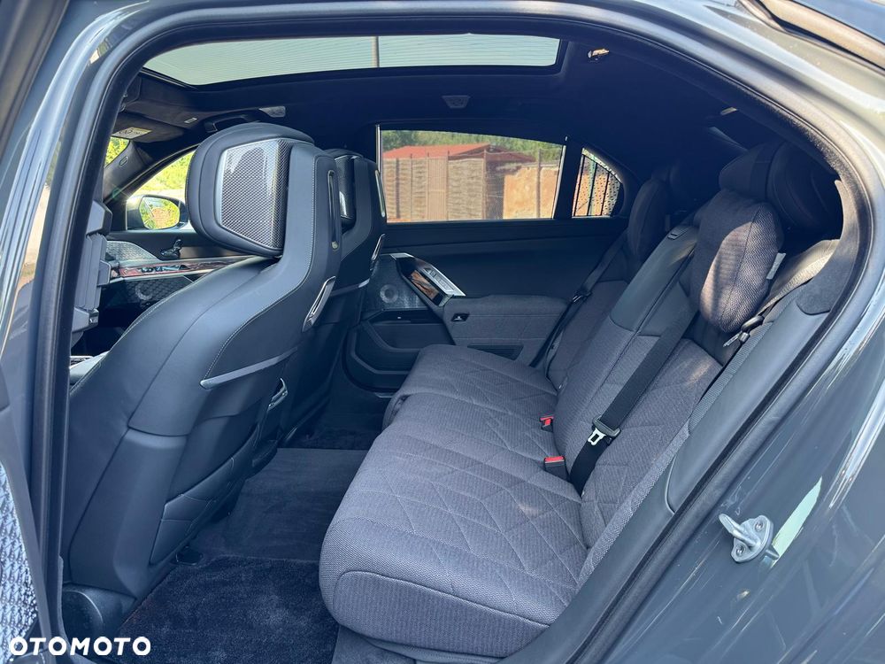 BMW Seria 7 740d xDrive mHEV Individual Edition sport - 34