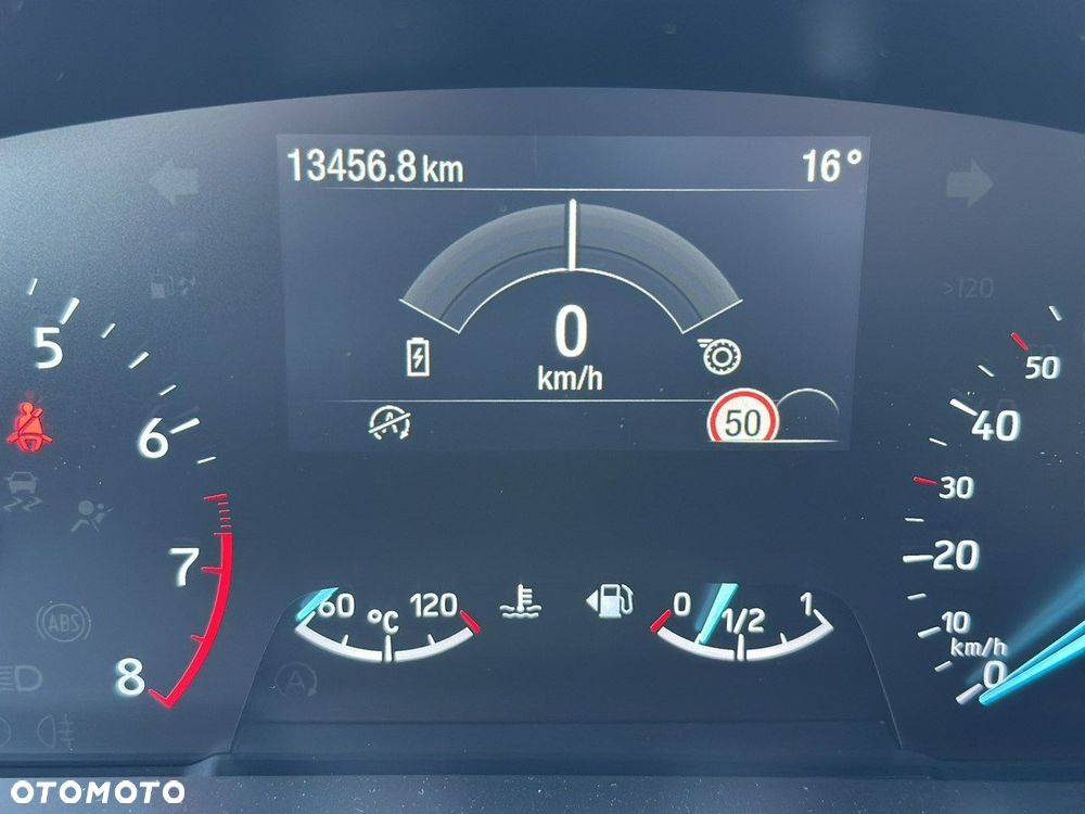 Ford Focus 1.0 EcoBoost Hybrid ACTIVE X - 25