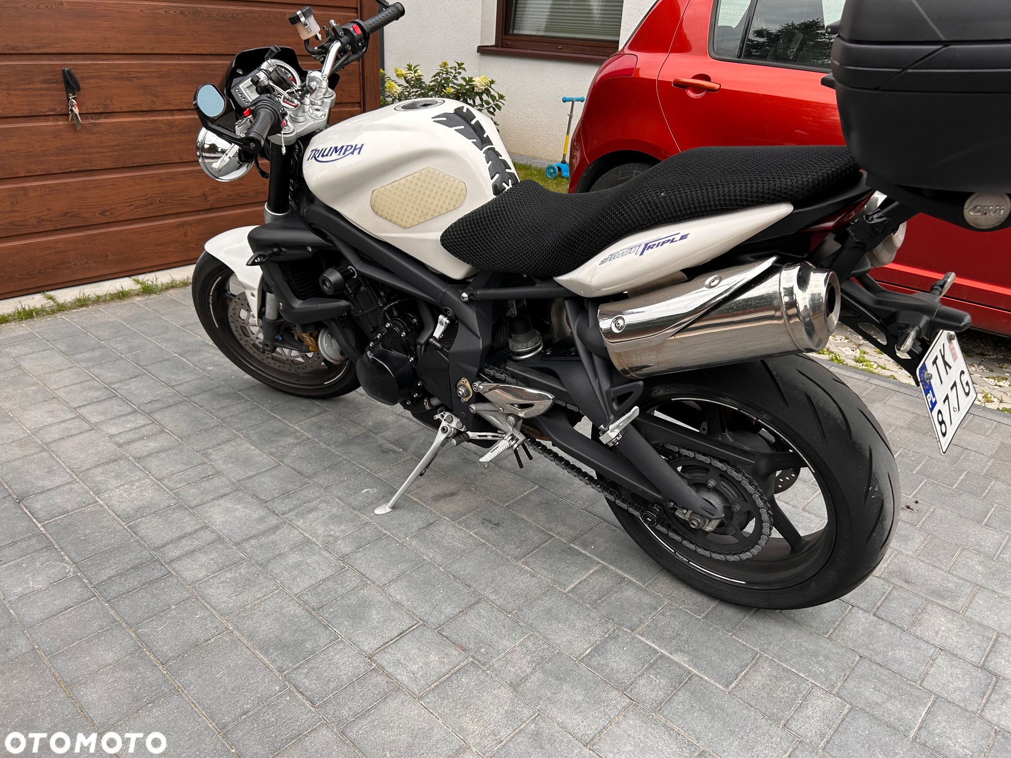 Triumph Street Triple - 7