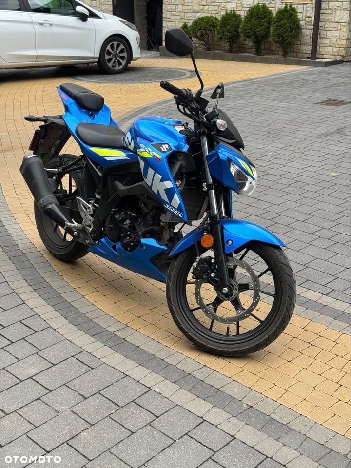 Suzuki GSX - 4