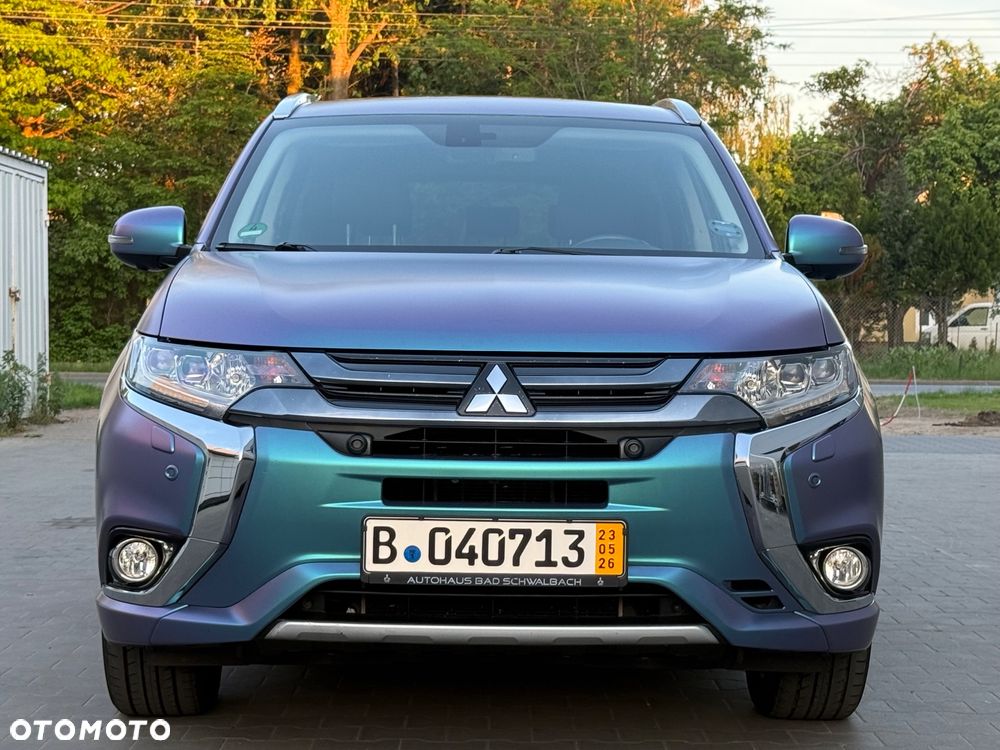 Mitsubishi Outlander 2.0 4WD Top - 4