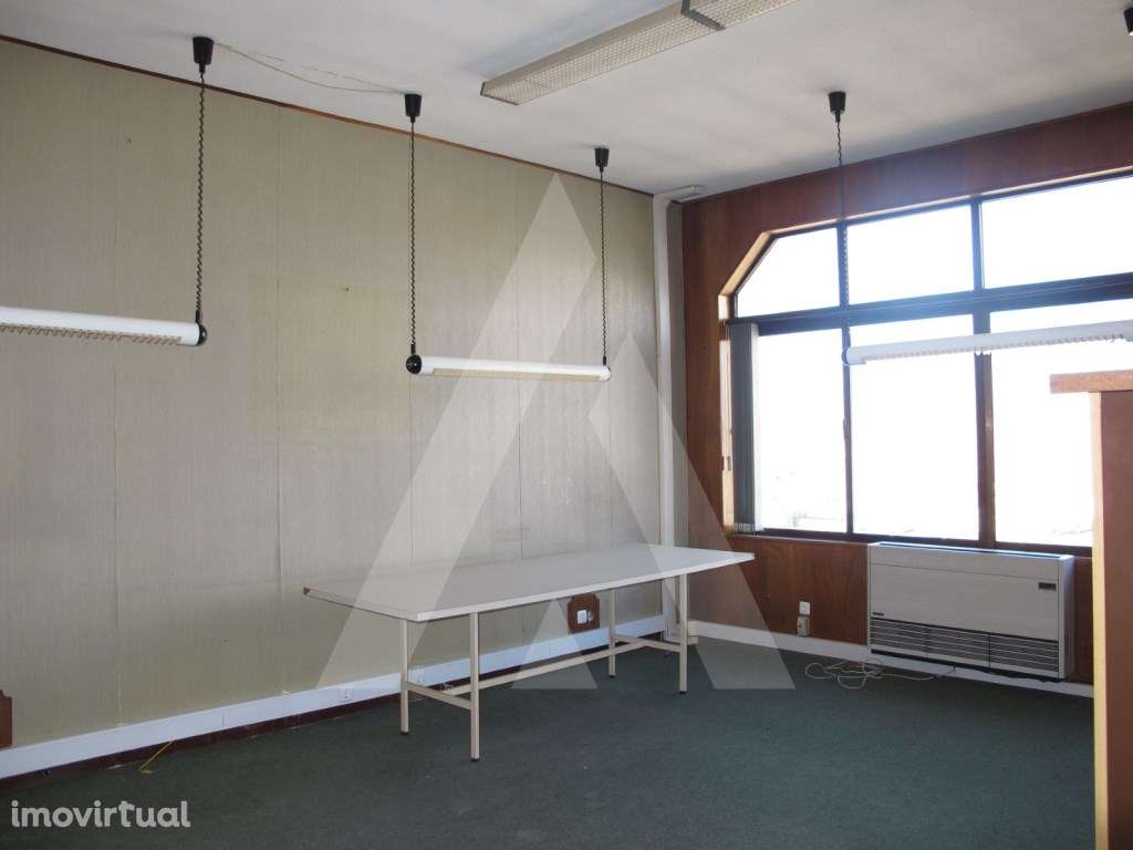 Escritório na Quinta do Simão - Grande imagem: 5/9