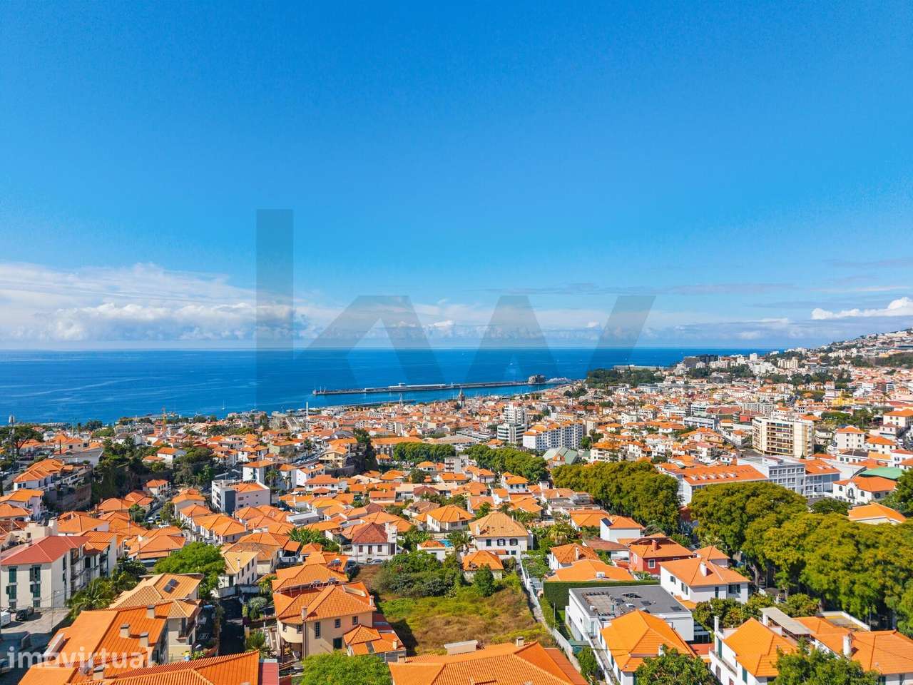Terreno premium com projeto aprovado para 4 moradias de luxo | Funchal - Grande imagem: 2/19