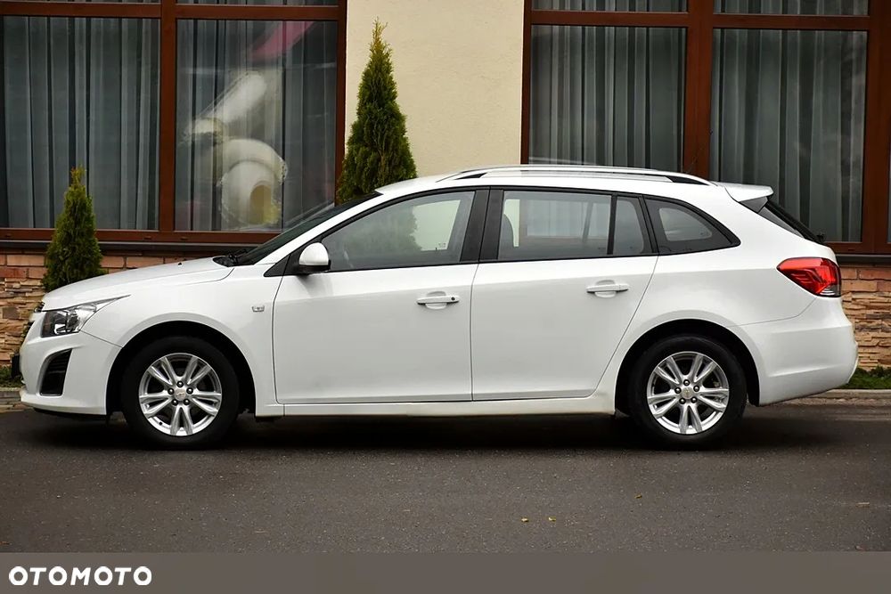 Chevrolet Cruze Station Wagon 1.6 LS+ - 14