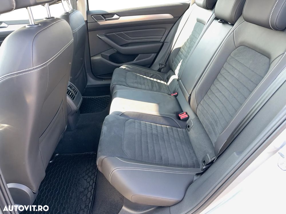 Volkswagen Passat 2.0 TDI DSG Elegance - 12