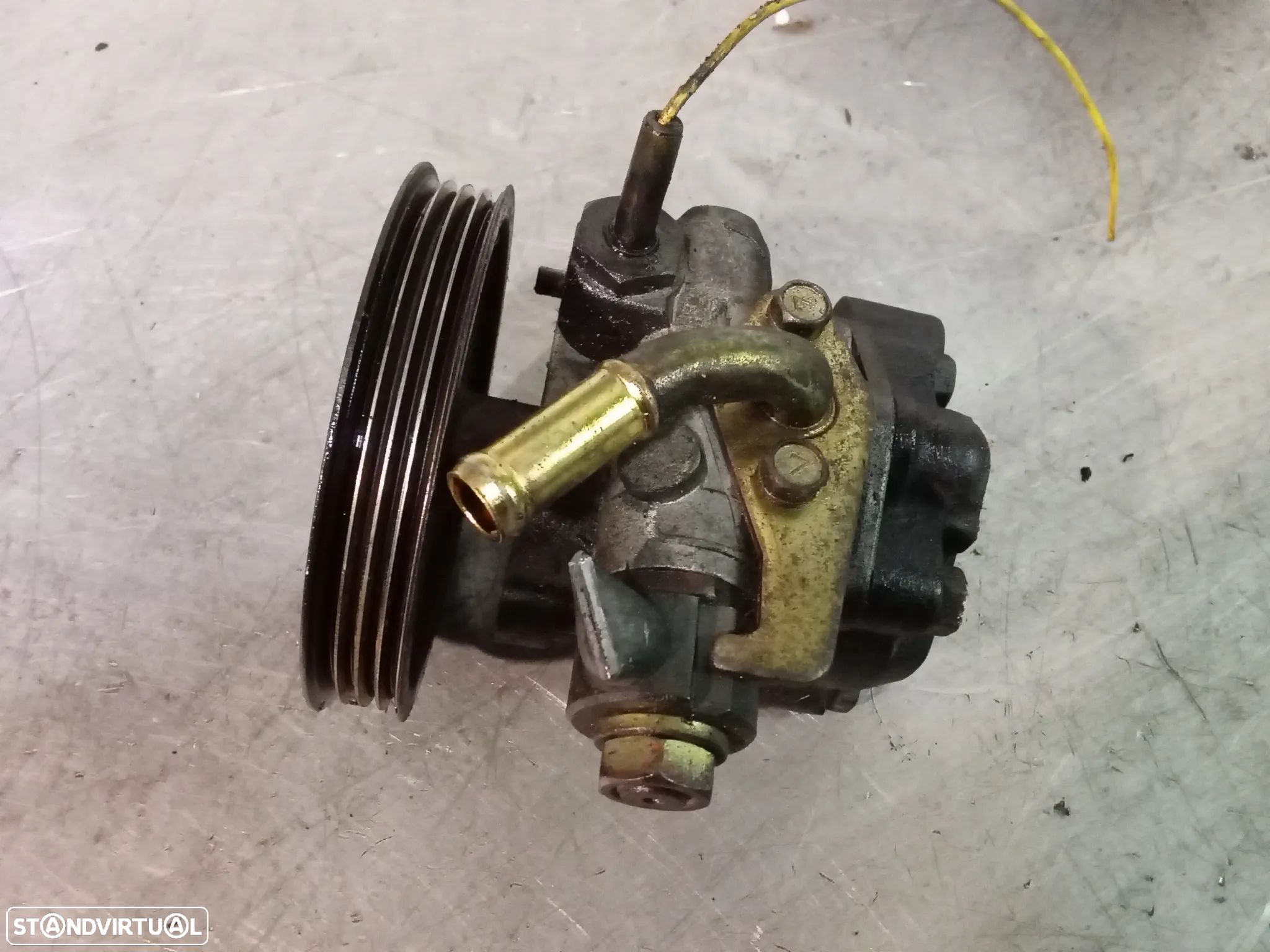 BOMBA DE DIRECÇÃO / DIREÇÃO ASSISTIDA MITSUBISHI COLT / LANCER 1.3i - 1
