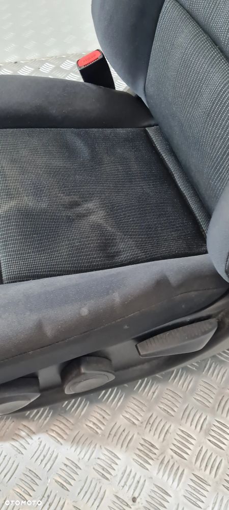 Ssangyong Actyon Sports II Fotel Lewy Przód - 8