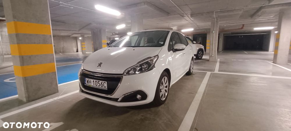 Peugeot 208 - 1