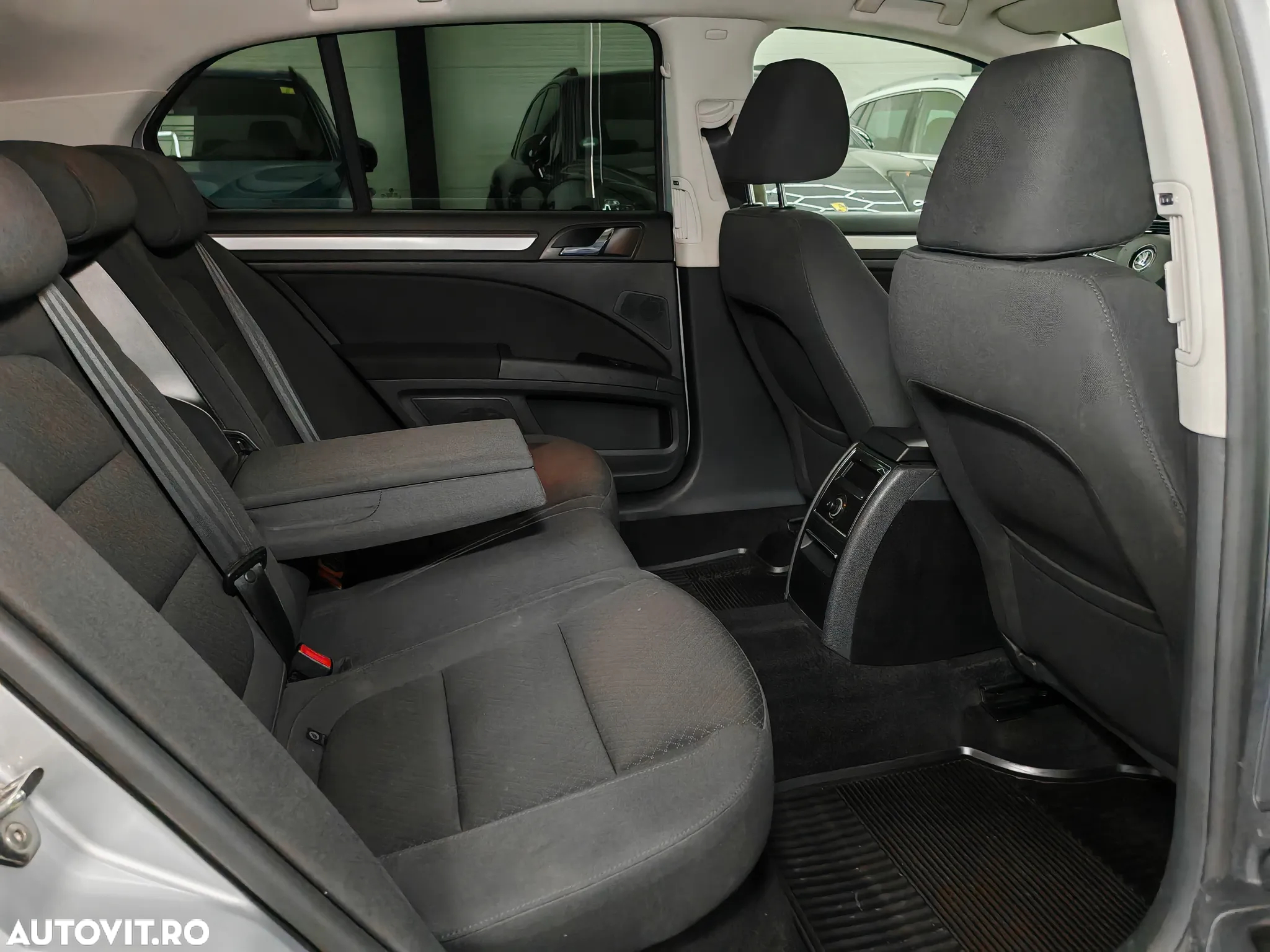 Skoda Superb 2.0 TSI Ambition - 11