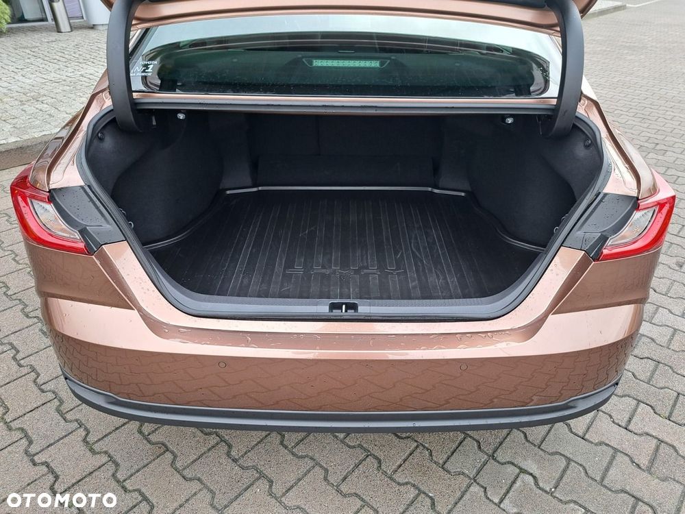 Toyota Camry - 7