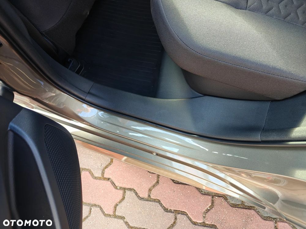 Toyota Corolla 2.0 Hybrid Comfort - 12