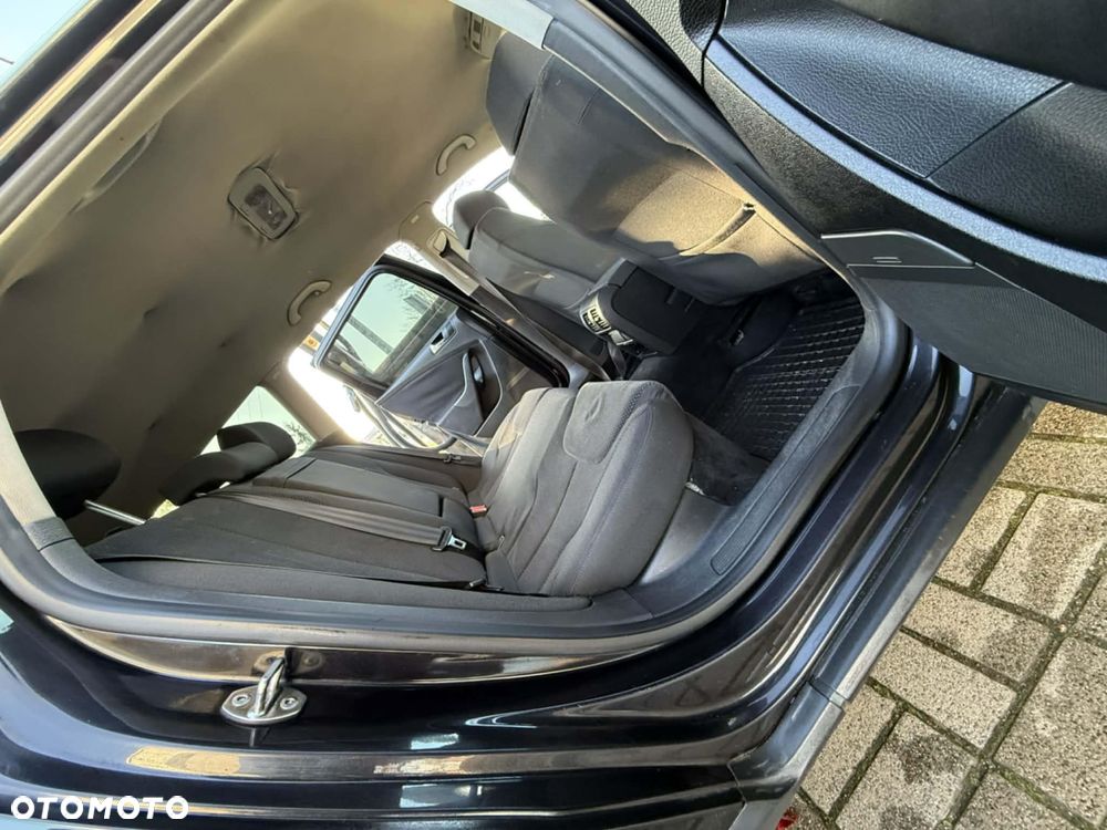 Volkswagen Passat - 10