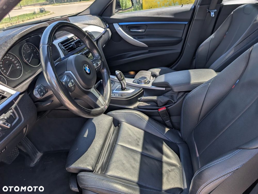 BMW Seria 3 320i xDrive M Sport Shadow sport - 17