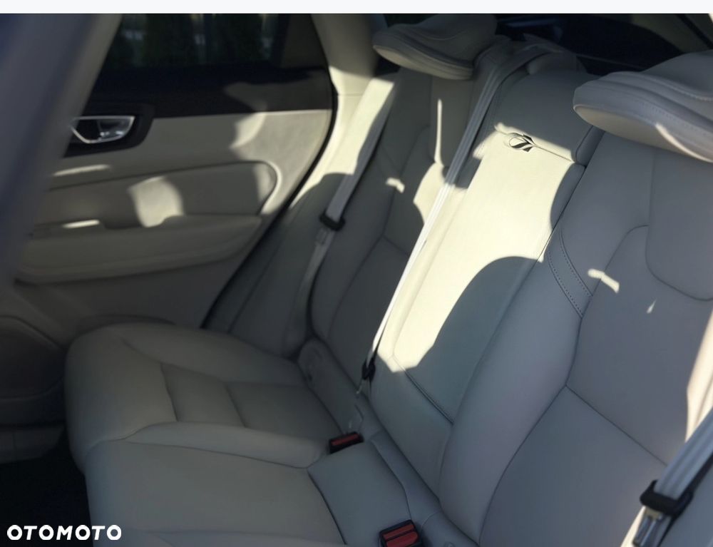 Volvo XC 60 B5 B AWD Momentum - 12