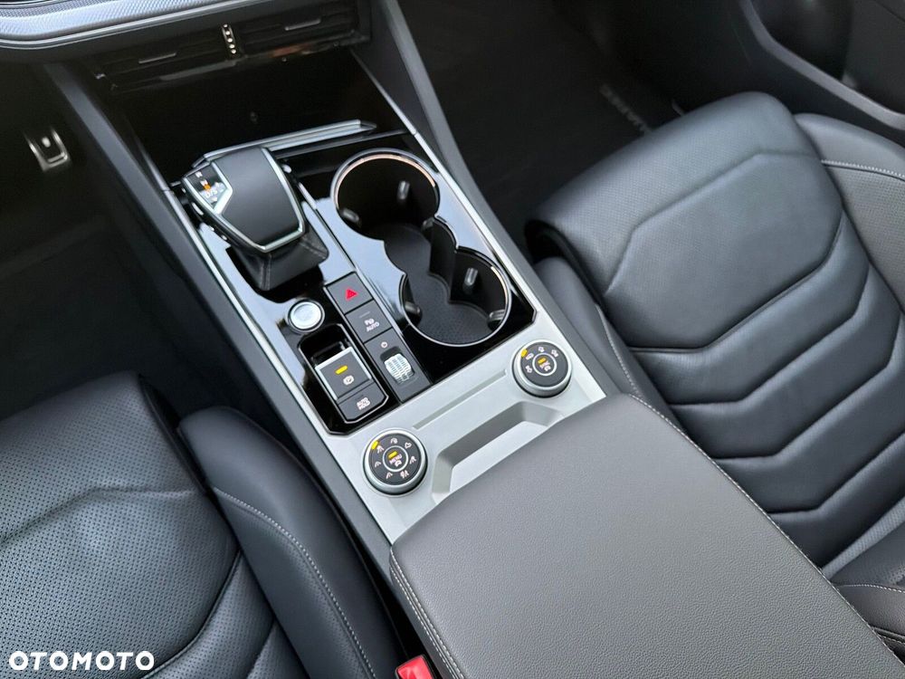 Volkswagen Touareg 3.0 V6 TFSI 4Motion R-Line - 25