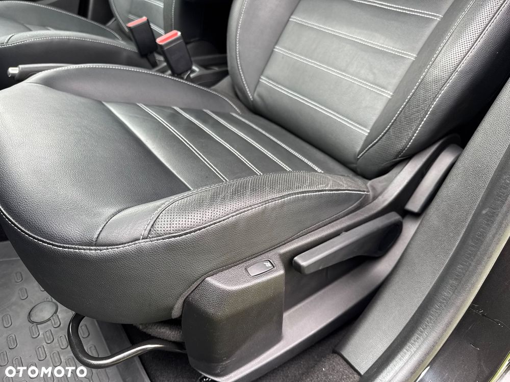Dacia Duster 1.6 SCe Outdoor S&S - 22