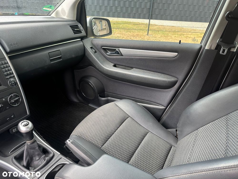 Mercedes-Benz Klasa B 160 BlueEFFICIENCY SPORT EDITION - 33
