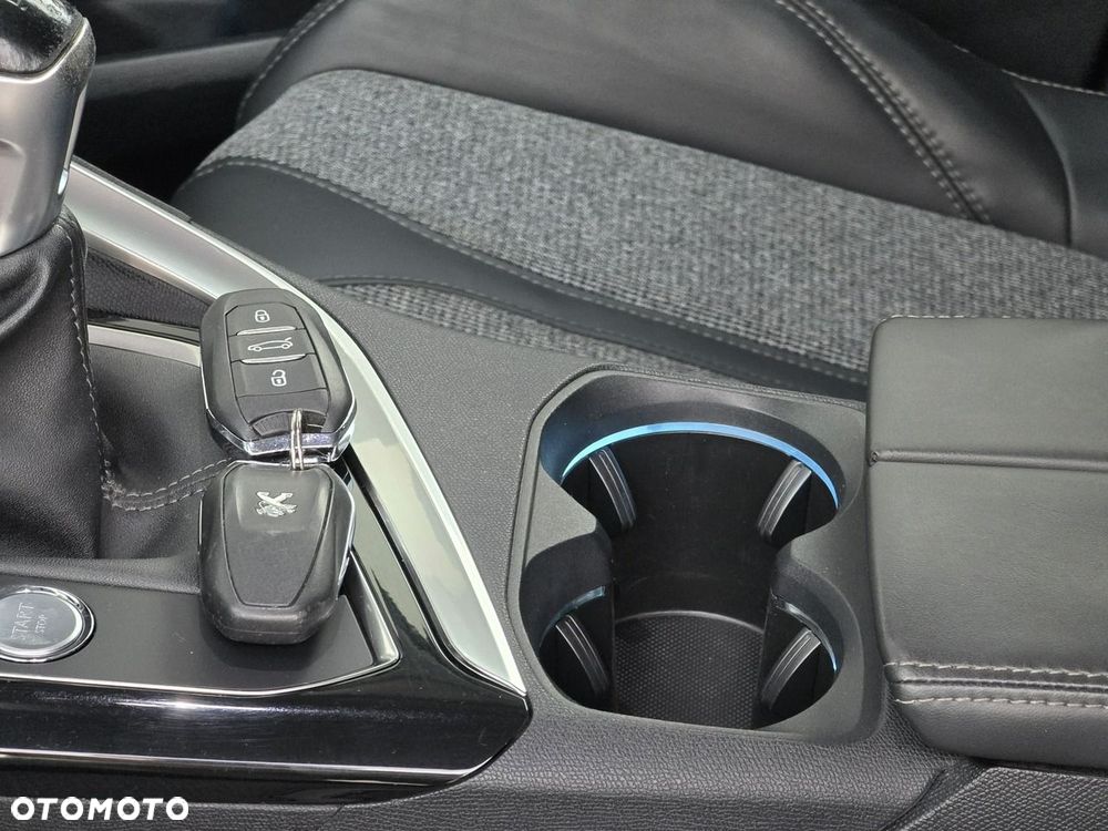 Peugeot 3008 1.6 BlueHDi Allure S&S - 38