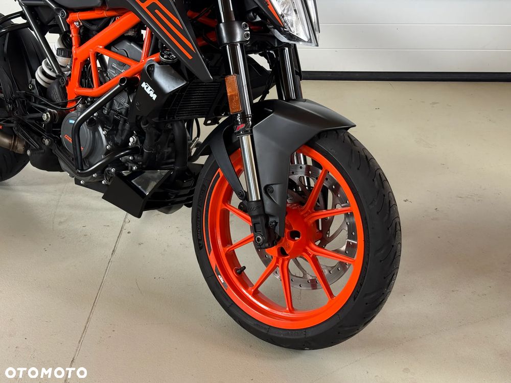 KTM Duke 125 - 18