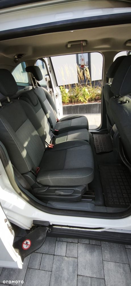 Ford Grand C-MAX - 25