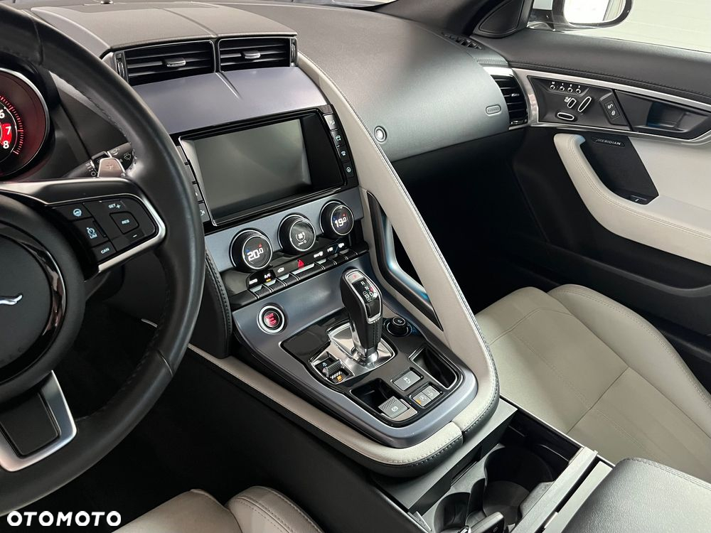 Jaguar F-Type 2.0 Turbo - 9