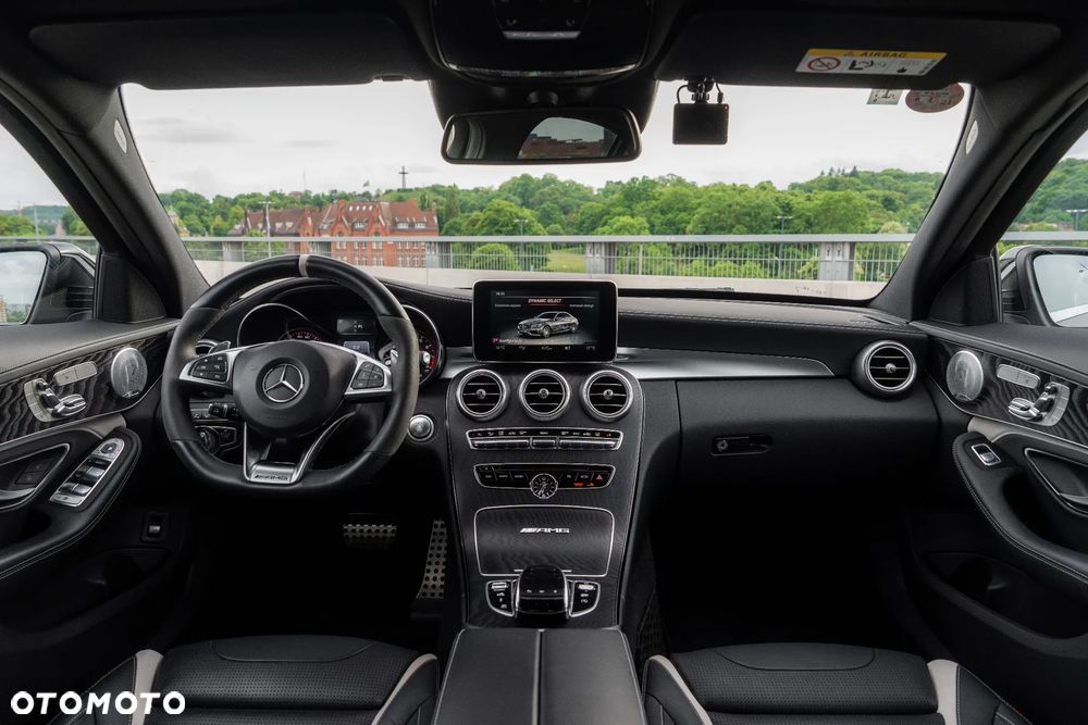 Mercedes-Benz Klasa C AMG 63 S - 14