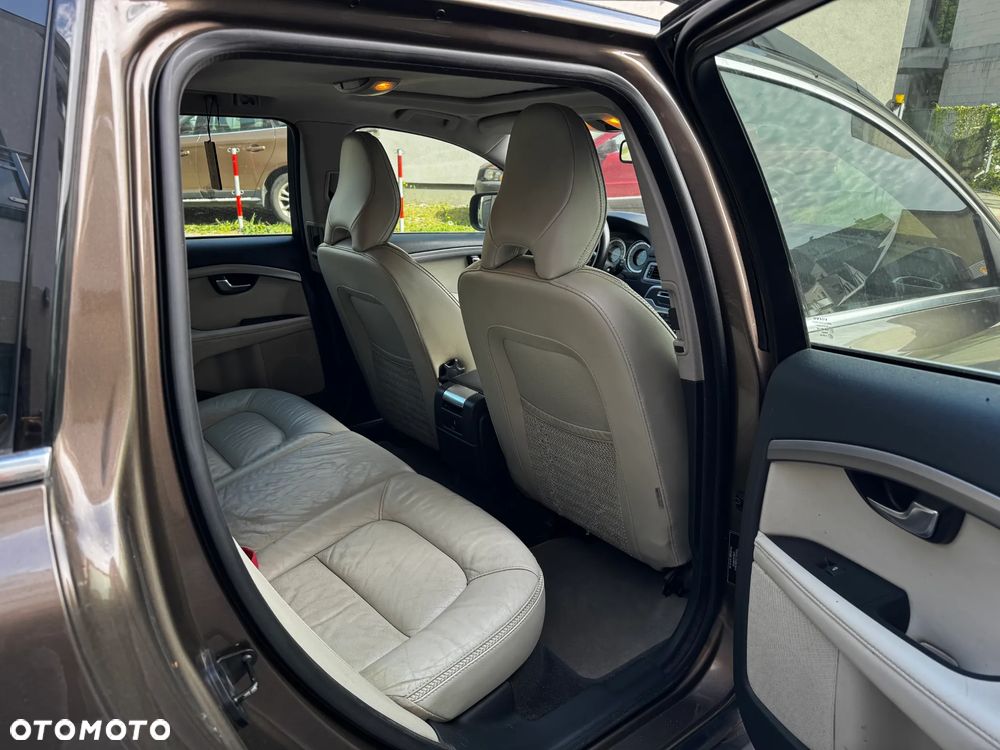 Volvo XC 70 - 8