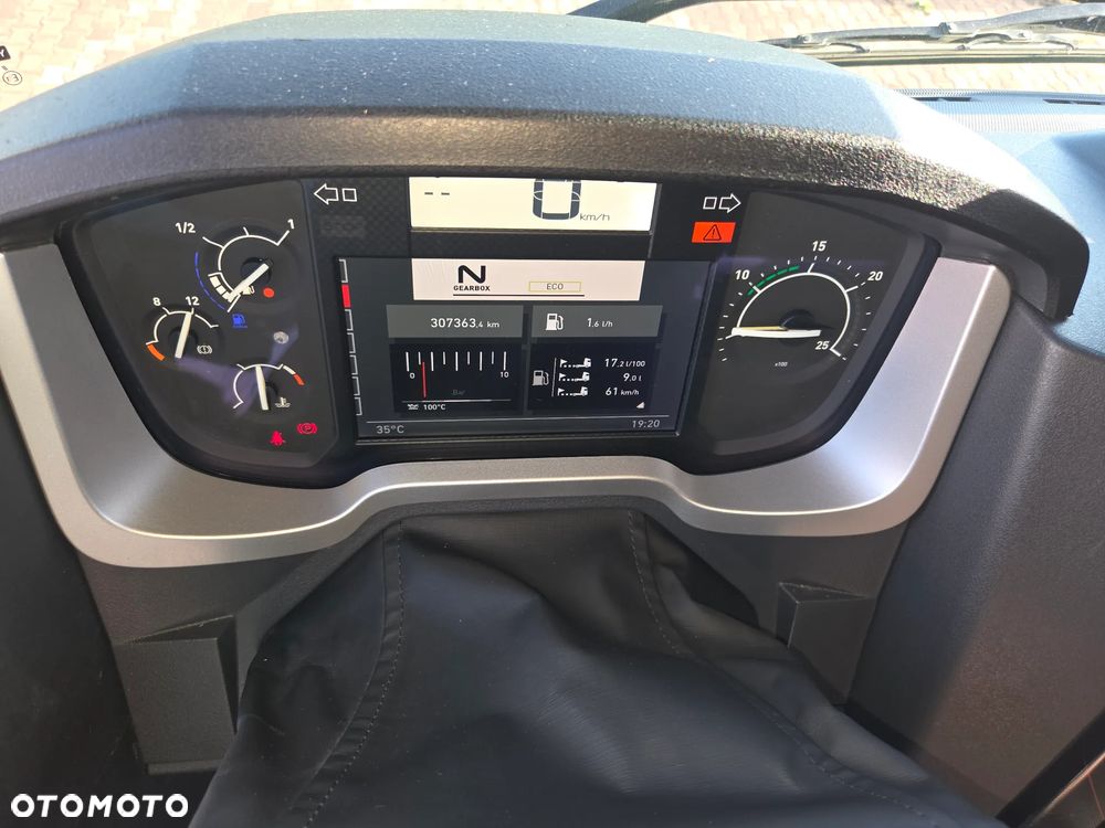 Renault T 520 - 13