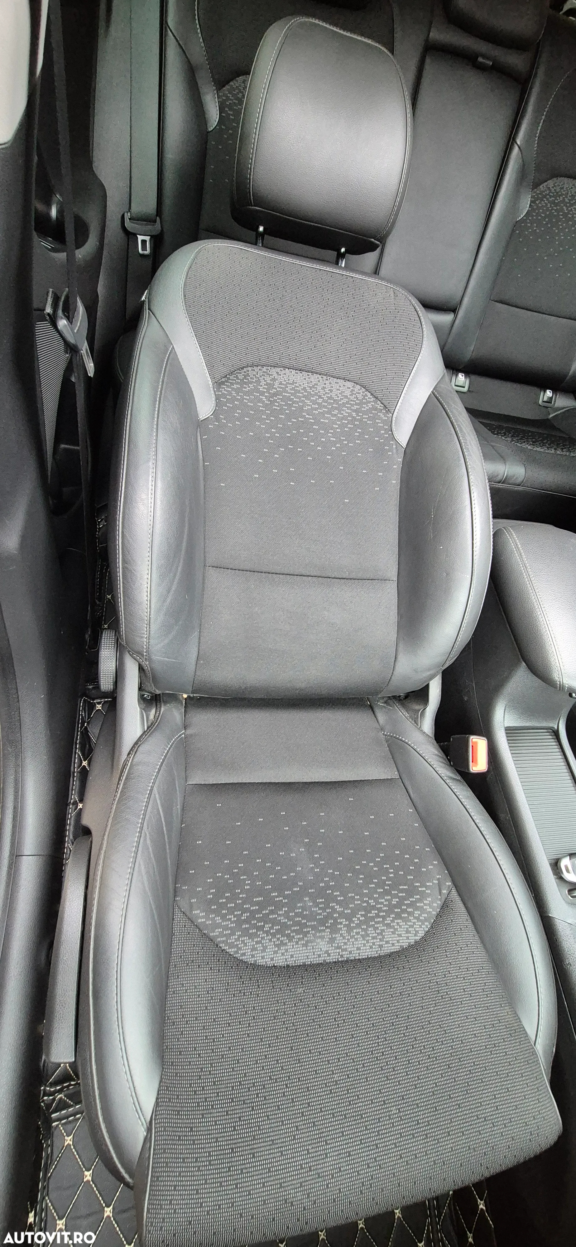 Hyundai i30 Kombi 1.6 CRDI DCT Passion Plus - 16
