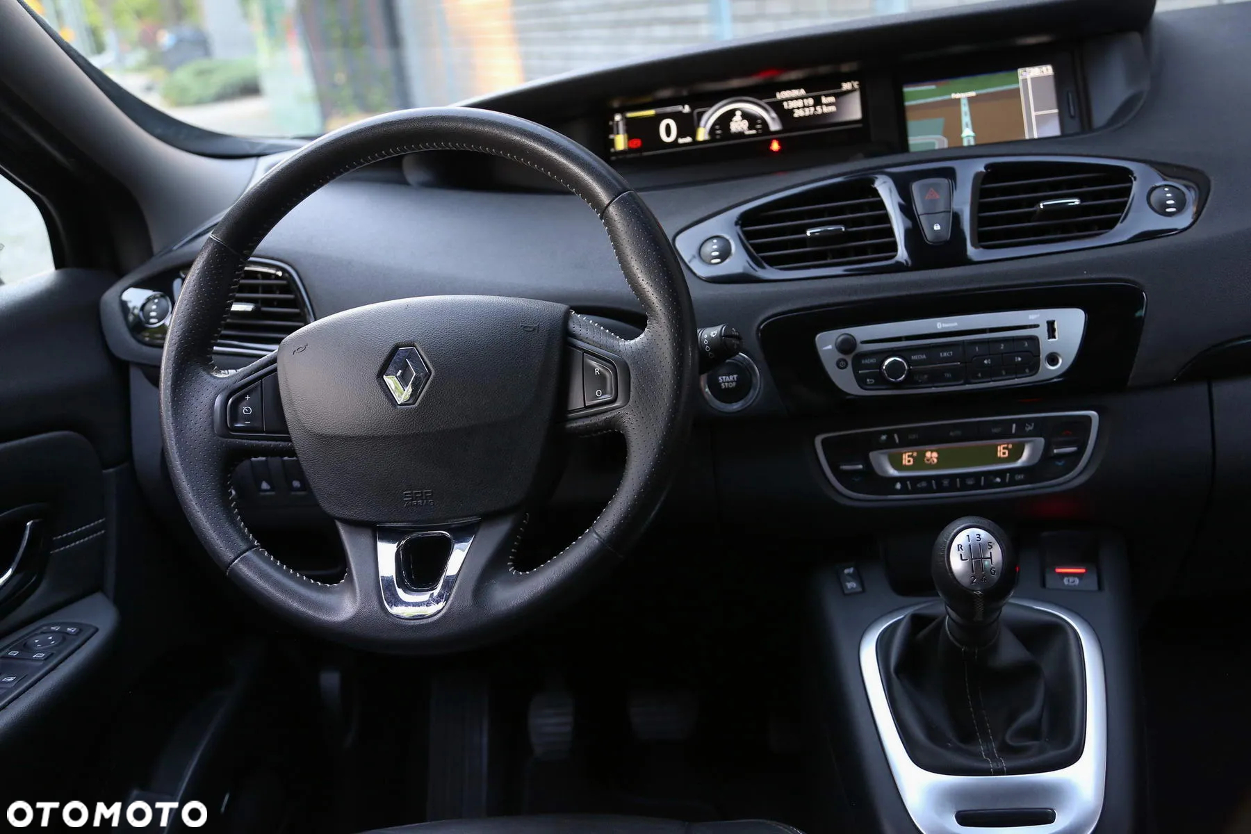 Renault Grand Scenic ENERGY TCe 130 S&S Bose Edition - 25