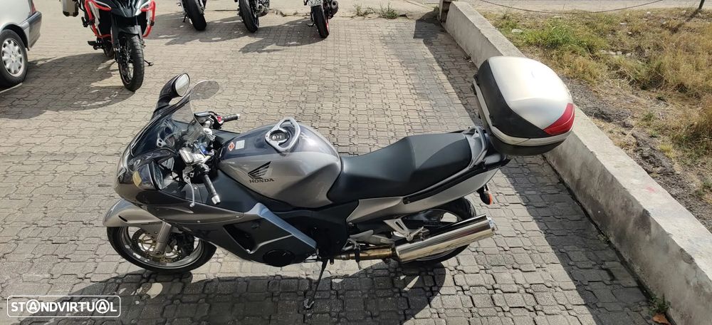 Honda CBR 1100 XX - 4