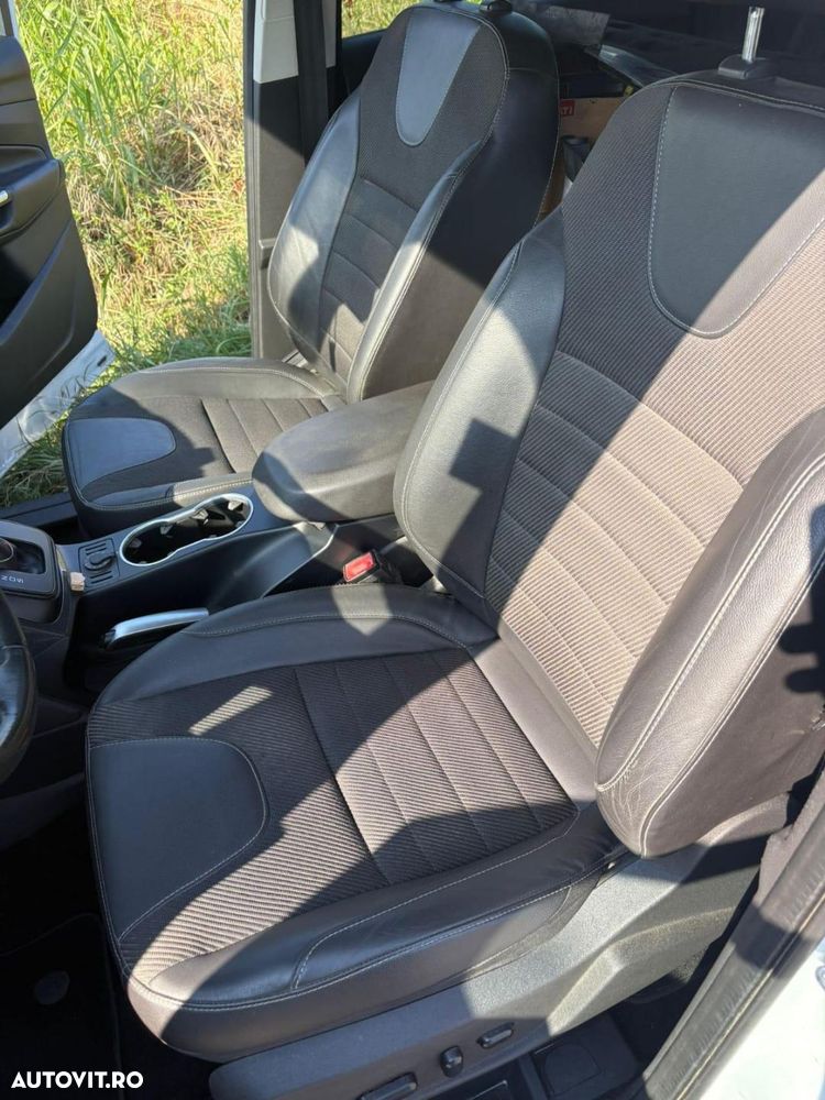 Ford Kuga 2.0 TDCi Powershift 4WD Titanium - 7