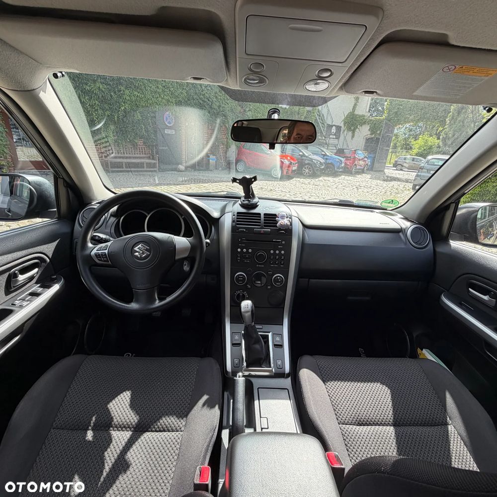 Suzuki Grand Vitara 2.0 - 12