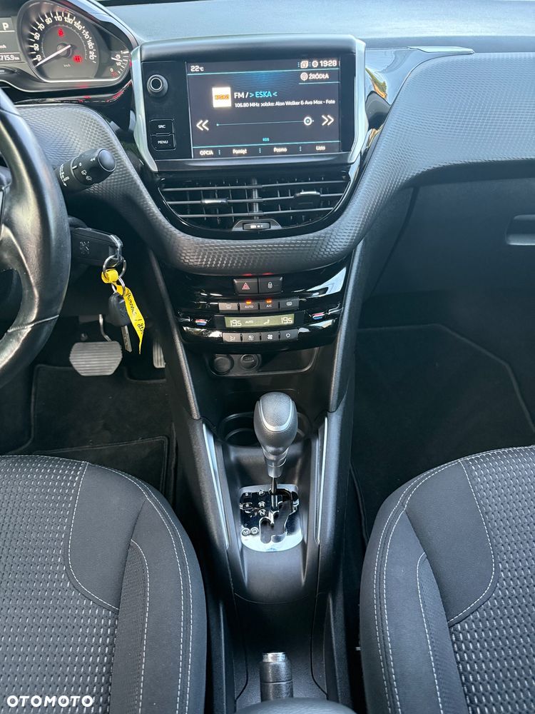Peugeot 208 PureTech 110 Stop & Start EAT6 Allure - 10