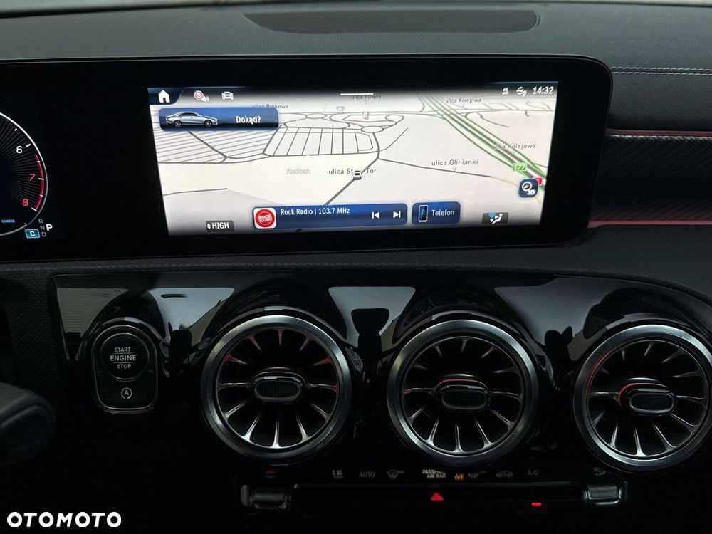 Mercedes-Benz CLA 180 Progressive 7G-DCT - 22