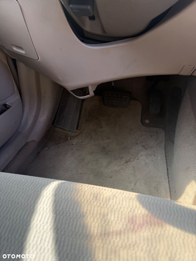 Toyota Camry 2.4 SE - 25