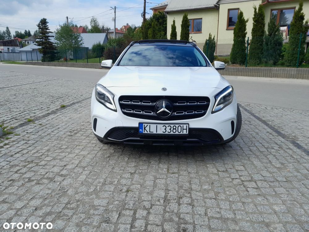 Mercedes-Benz GLA 220 4-Matic Urban - 5