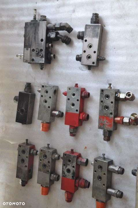 ZAMEK HYDRAULICZNY MANITOU - 2