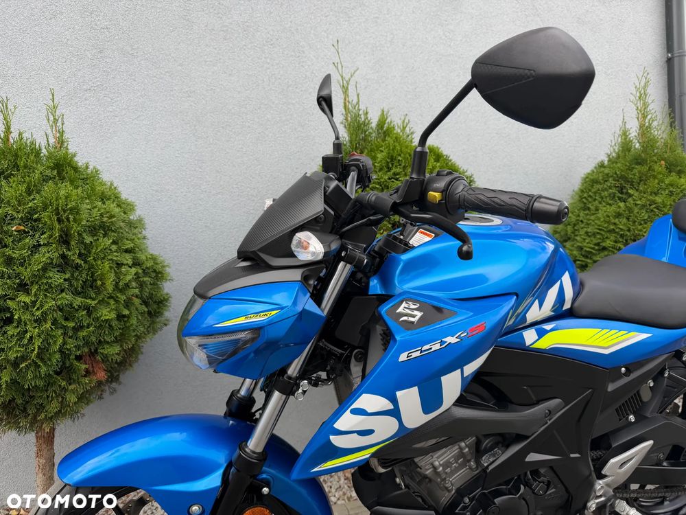 Suzuki GSX - 29