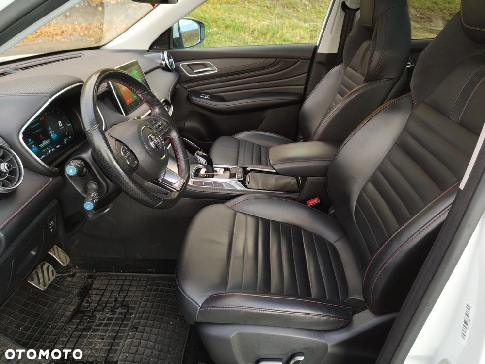 MG EHS PHEV Luxury - 24