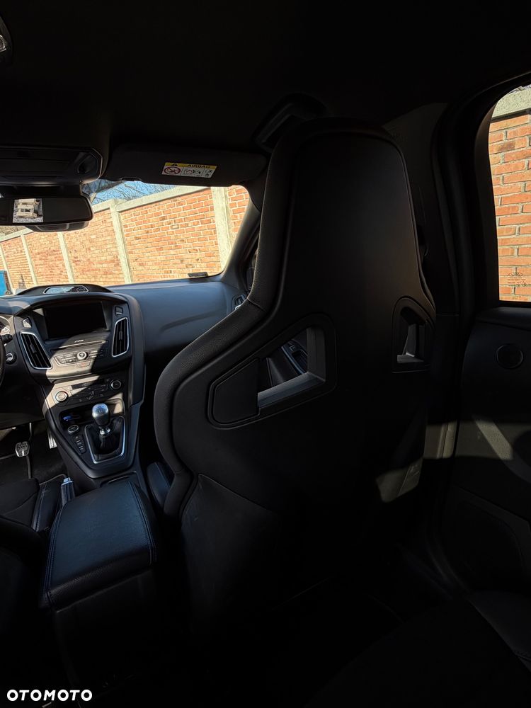 Ford Focus 2.3 EcoBoost RS - 19