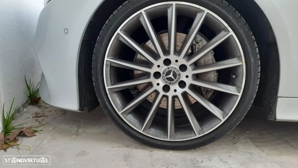 Mercedes-Benz E 220 d Coupe 9G-TRONIC AMG Line - 4
