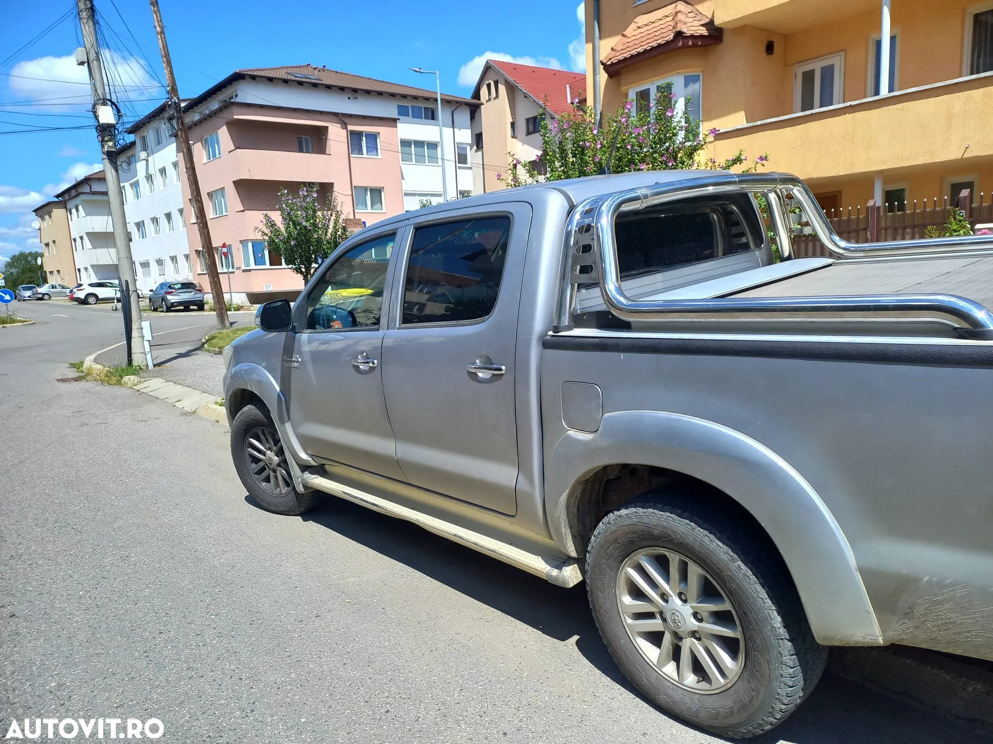 Toyota Hilux 4x4 Cabina Dubla Style+ Aut. - 3