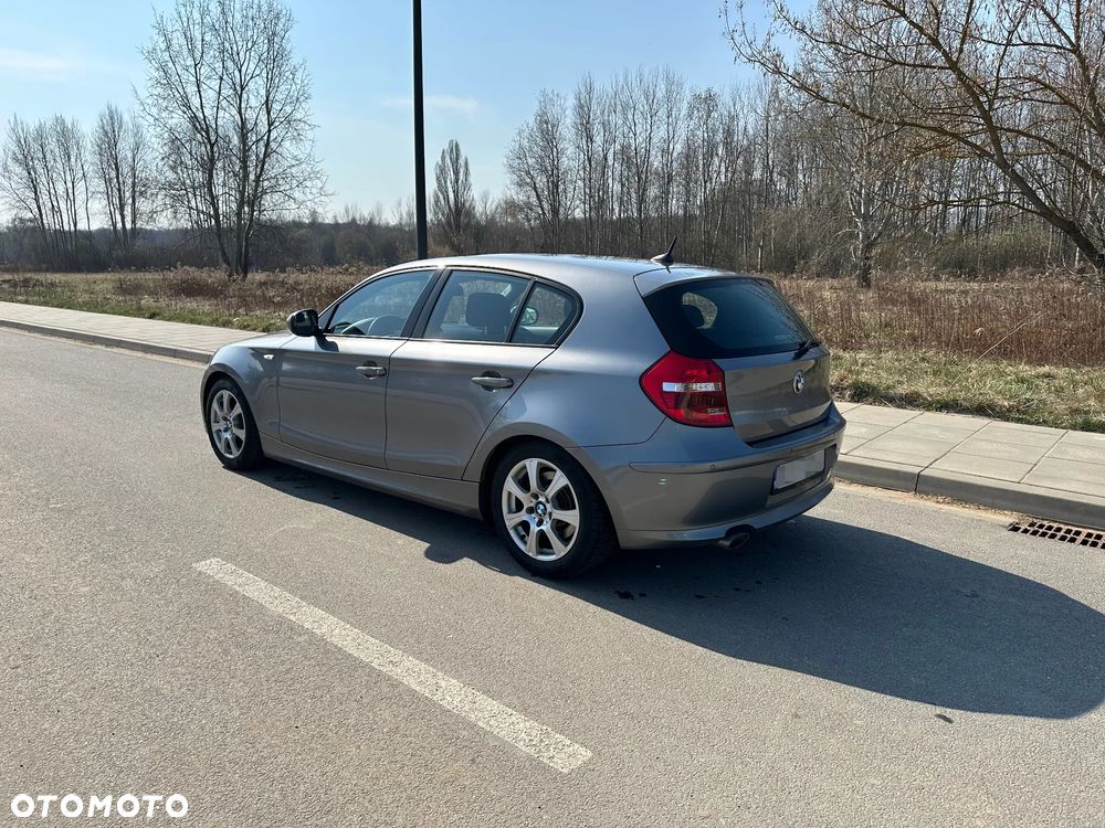 BMW Seria 1 120d DPF - 4