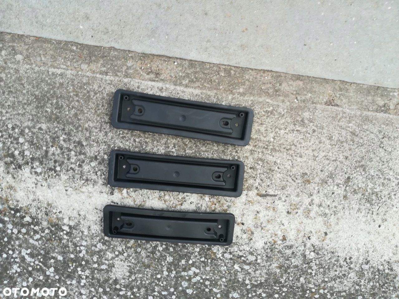 TESLA 3 PODKŁADKA LISTWA POD TABLICĘ MAŁA 1096843 - 1