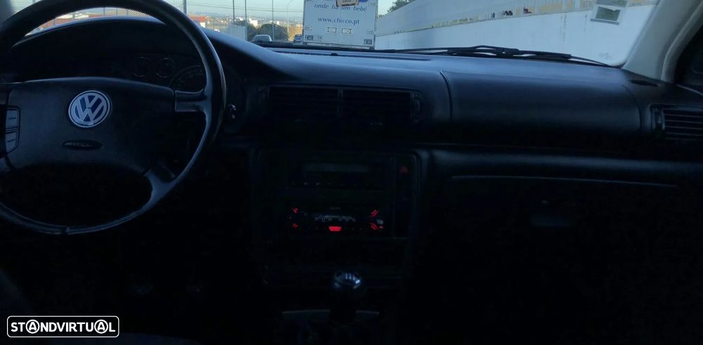 VW Passat 1.9 TDi Confortline 6V - 8