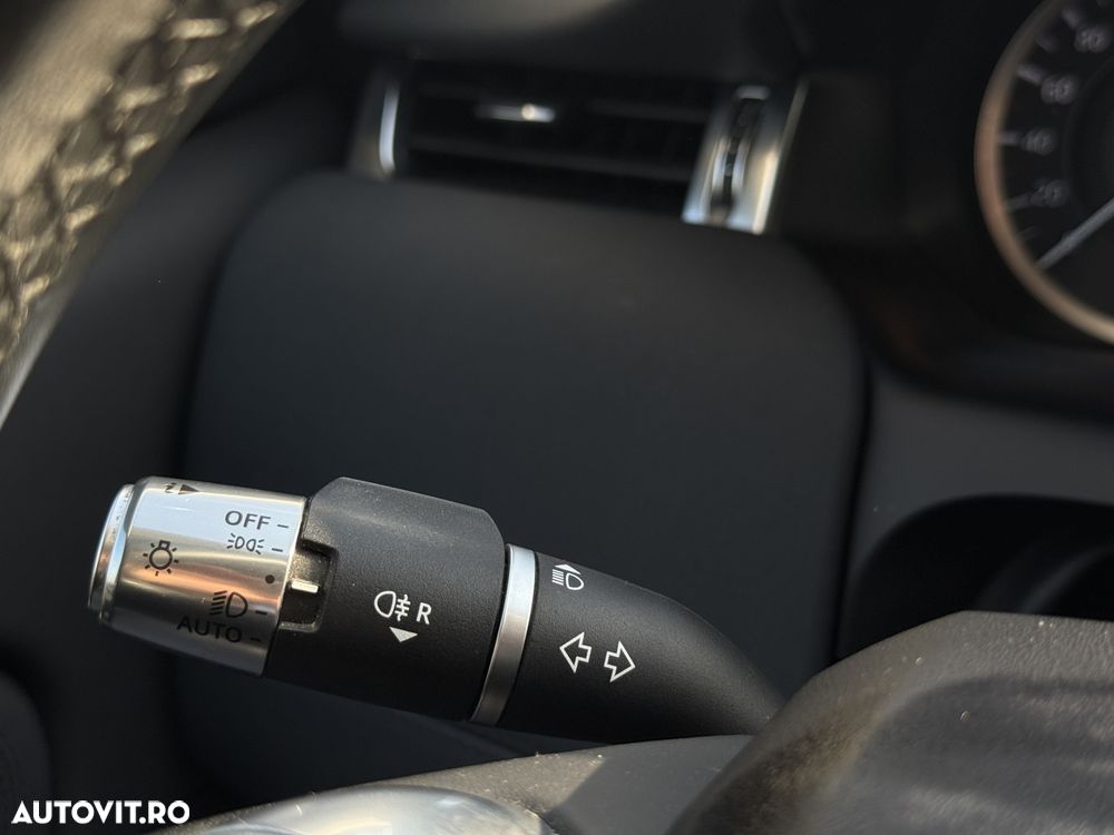 Land Rover Discovery Sport - 24