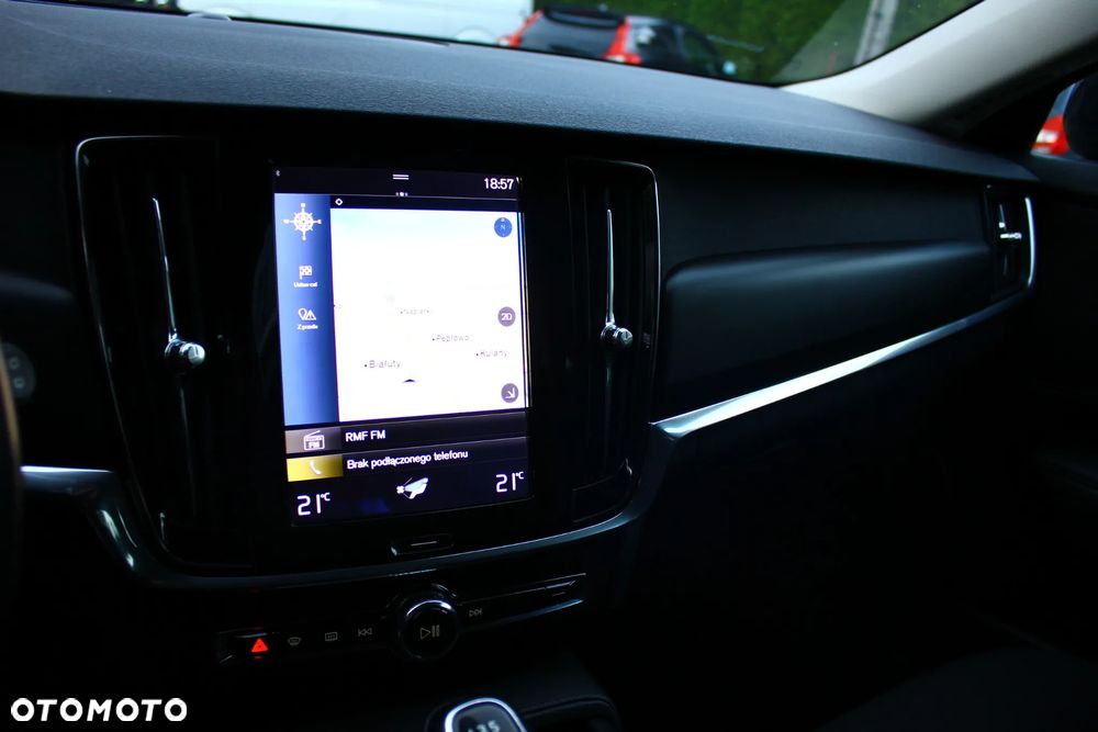 Volvo V90 D3 Momentum - 28