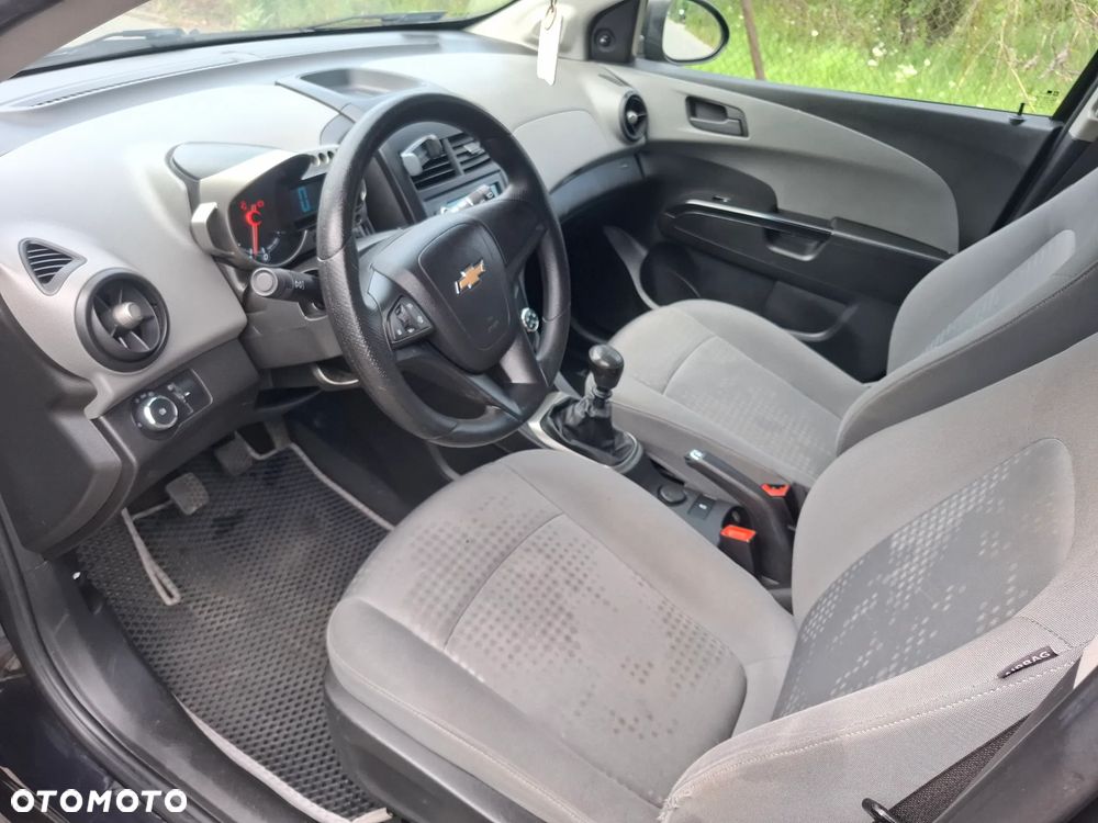 Chevrolet Aveo - 28